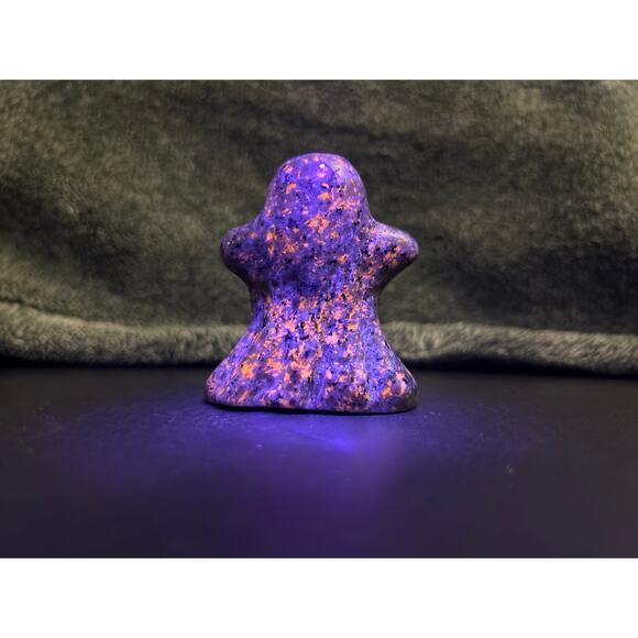 Small Yooperlite Ghost Carving UV Reactive - Picture 6 of 7